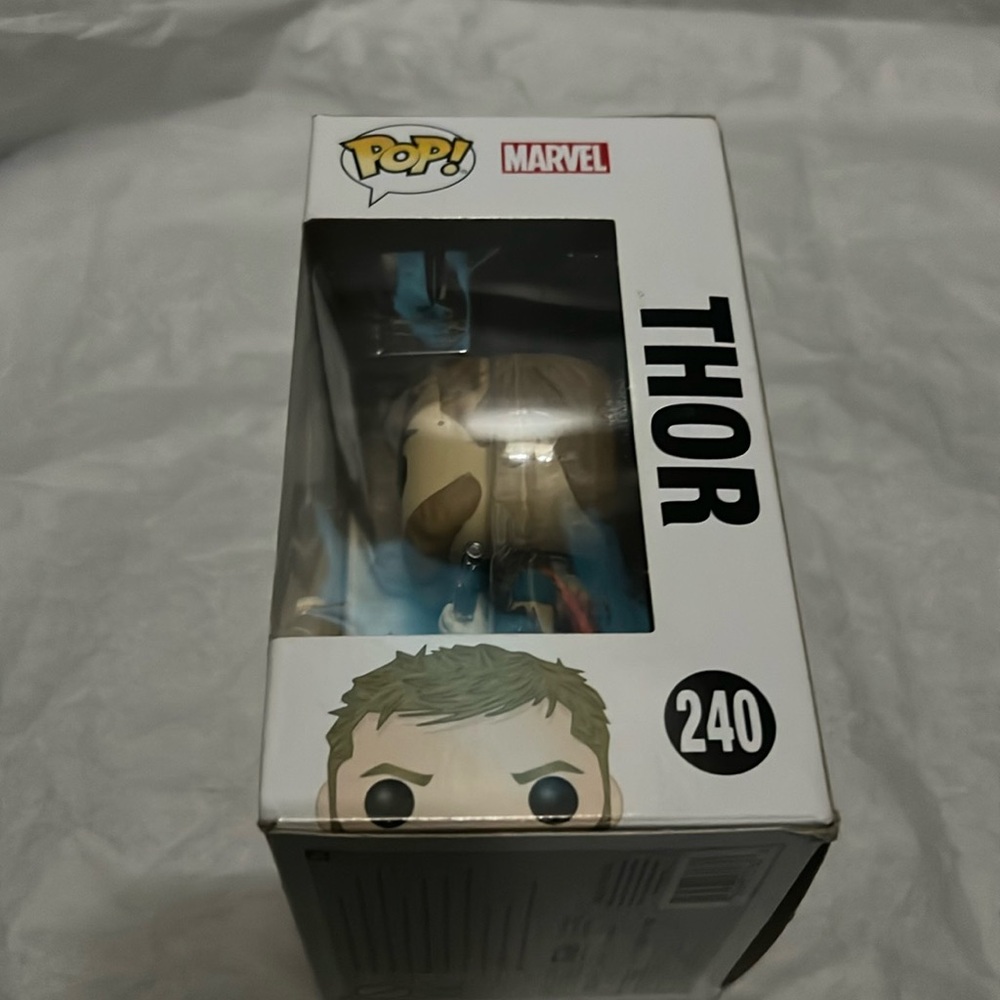 Funko Pop - Thor Ragnarok #240 - Picture 3 of 7